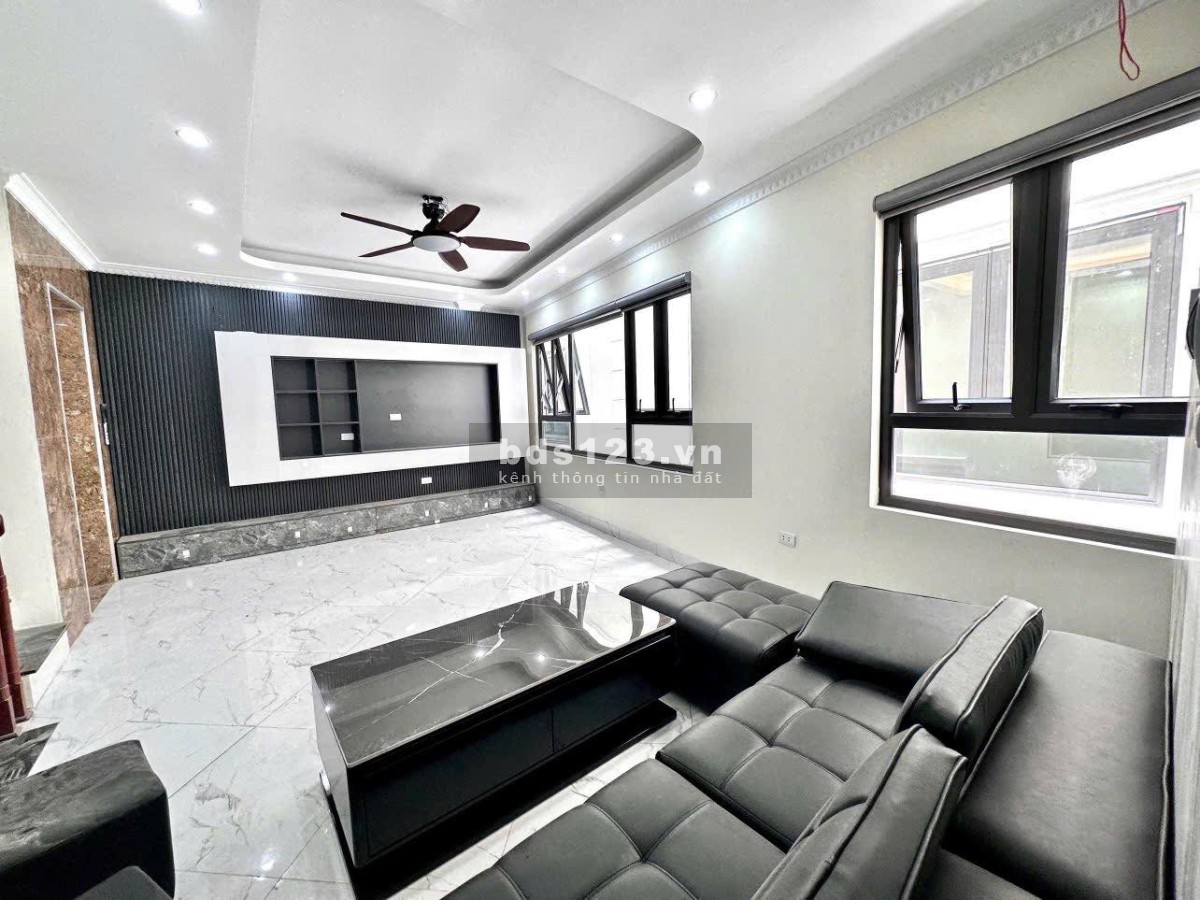 Bán nhà phố Bồ Đề Long Biên 9 tỷ 35m 6 tầng MT 6m ô tô…