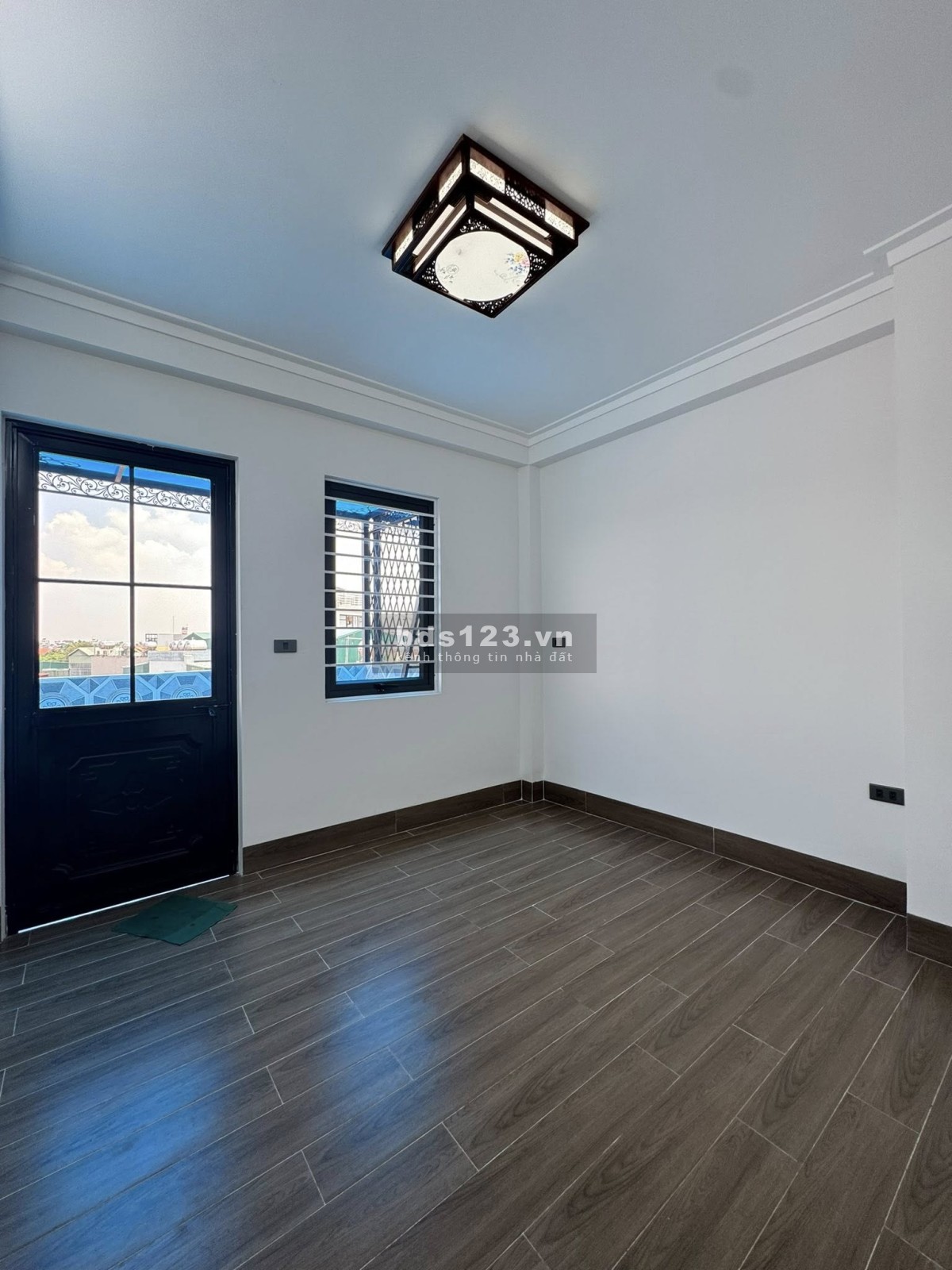 Siêu phẩm Ngọc Thụy Long Biên 6 tầng thang máy ô tô đỗ cửa…