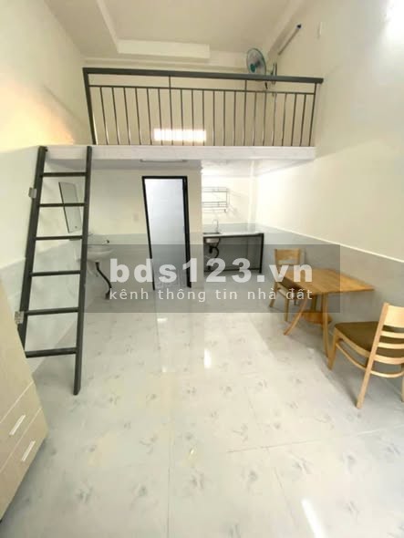 Phòng trọ trung tâm Quận 12, có gác và cửa sổ trời thoáng mát