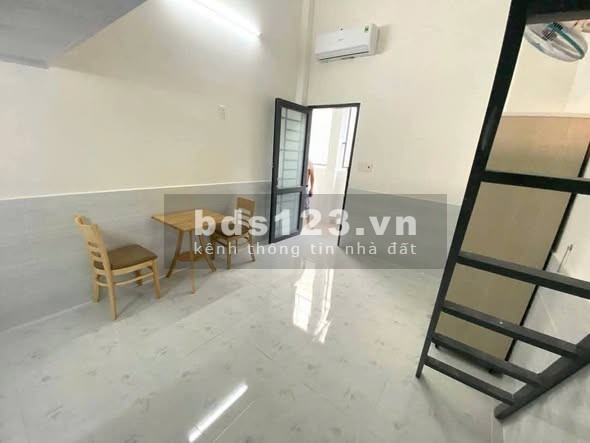 Phòng trọ trung tâm Quận 12, có gác và cửa sổ trời thoáng mát