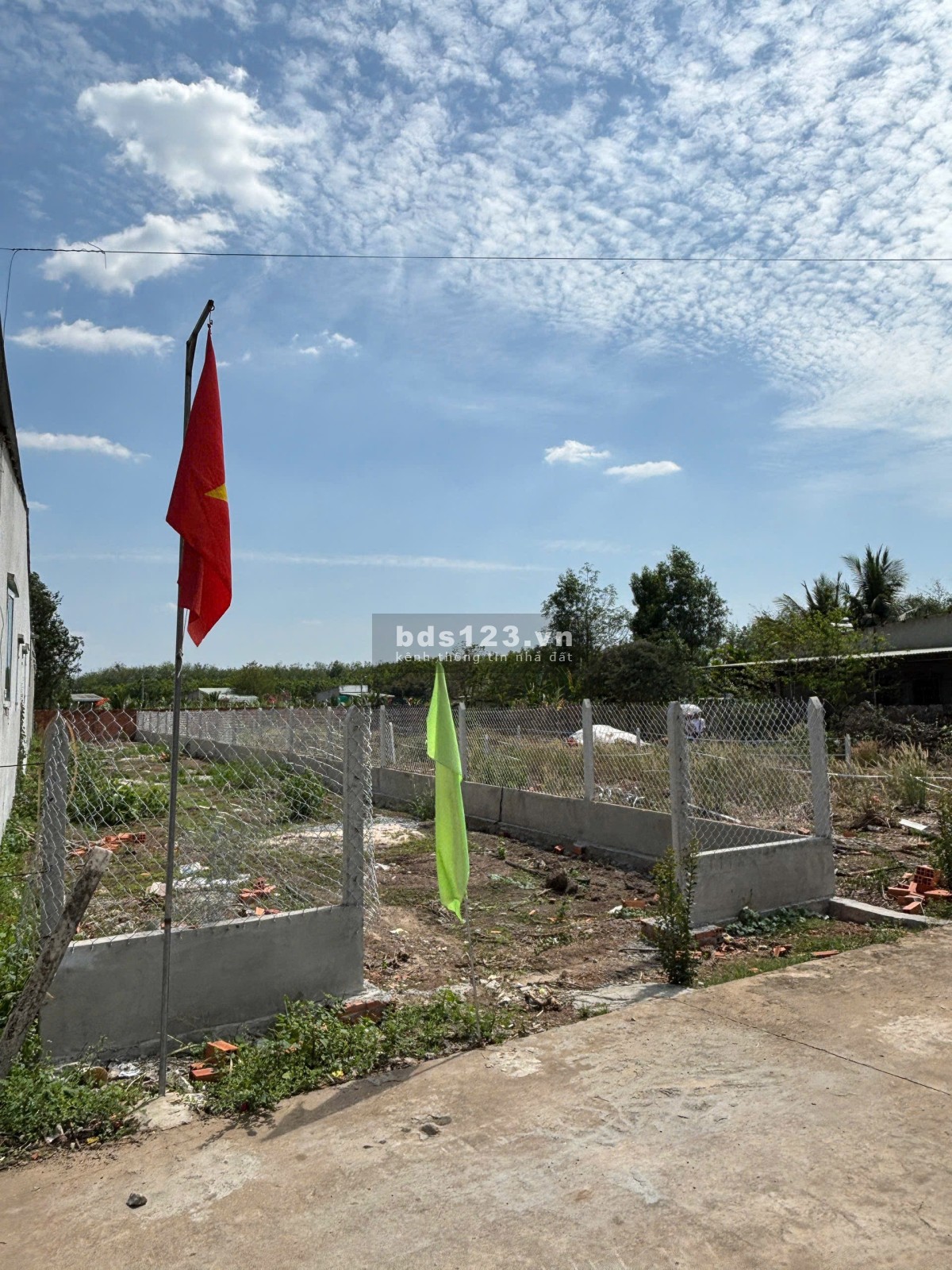 Bán gấp 313m2 sát chợ tiện kinh doanh giá 420tr sổ riêng