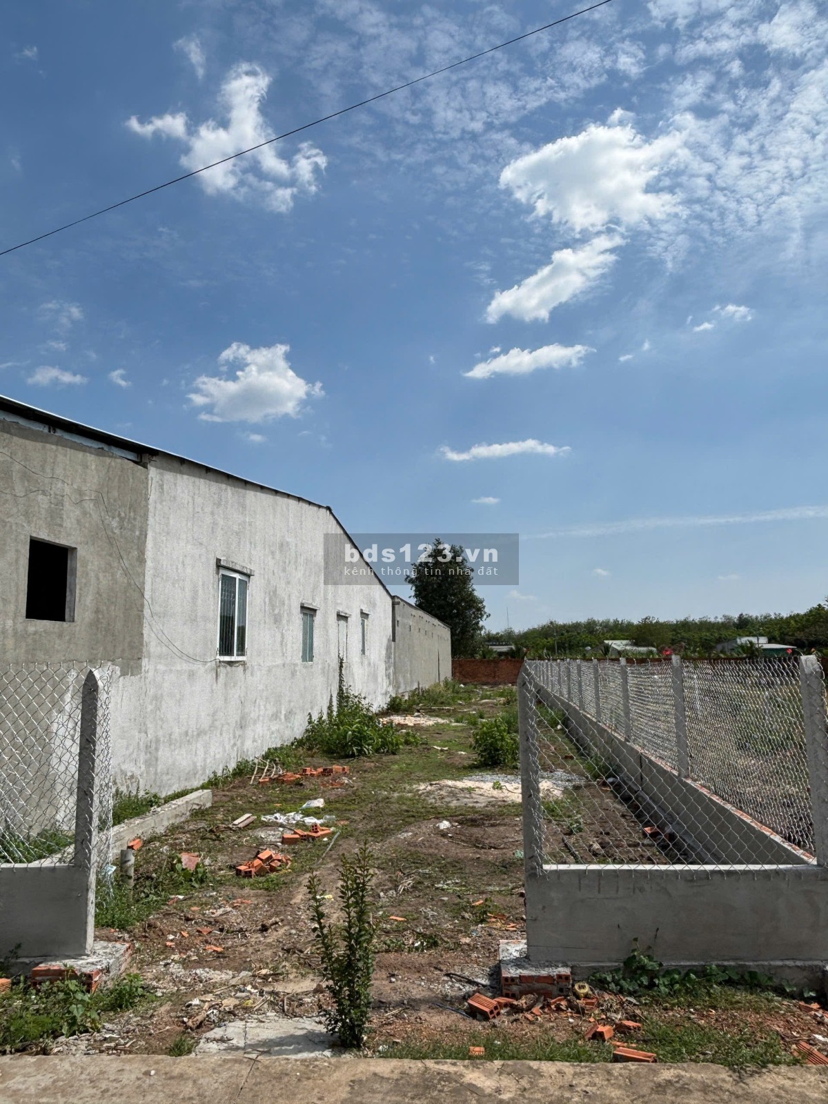 Bán gấp 313m2 sát chợ tiện kinh doanh giá 420tr sổ riêng