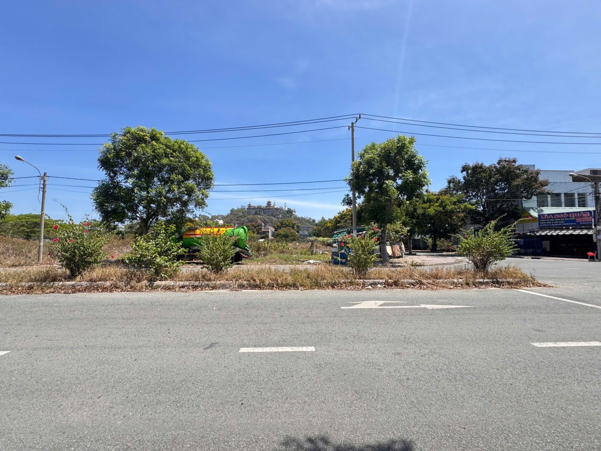 Đất lô góc 2 mặt tiền KDC Châu Thới - Bình An, Dĩ An 150m²,…