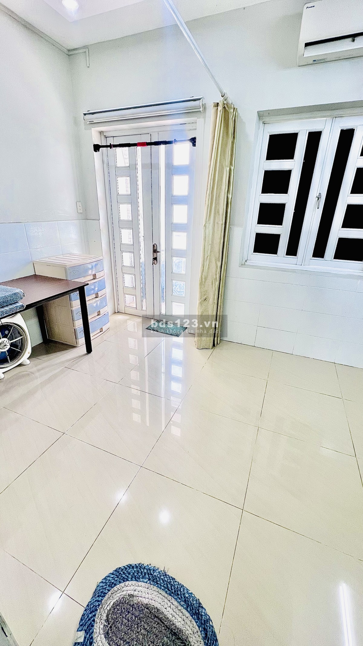 Cho Thuê Phòng Quận 1 có Cửa Sổ, Ban Công, FREE 1 xe máy, gần…