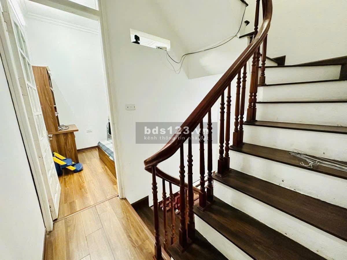 Cho thuê nhà ngõ 445 Nguyễn Khang Cầu Giấy 30M X 4T ĐẸP giá 12…