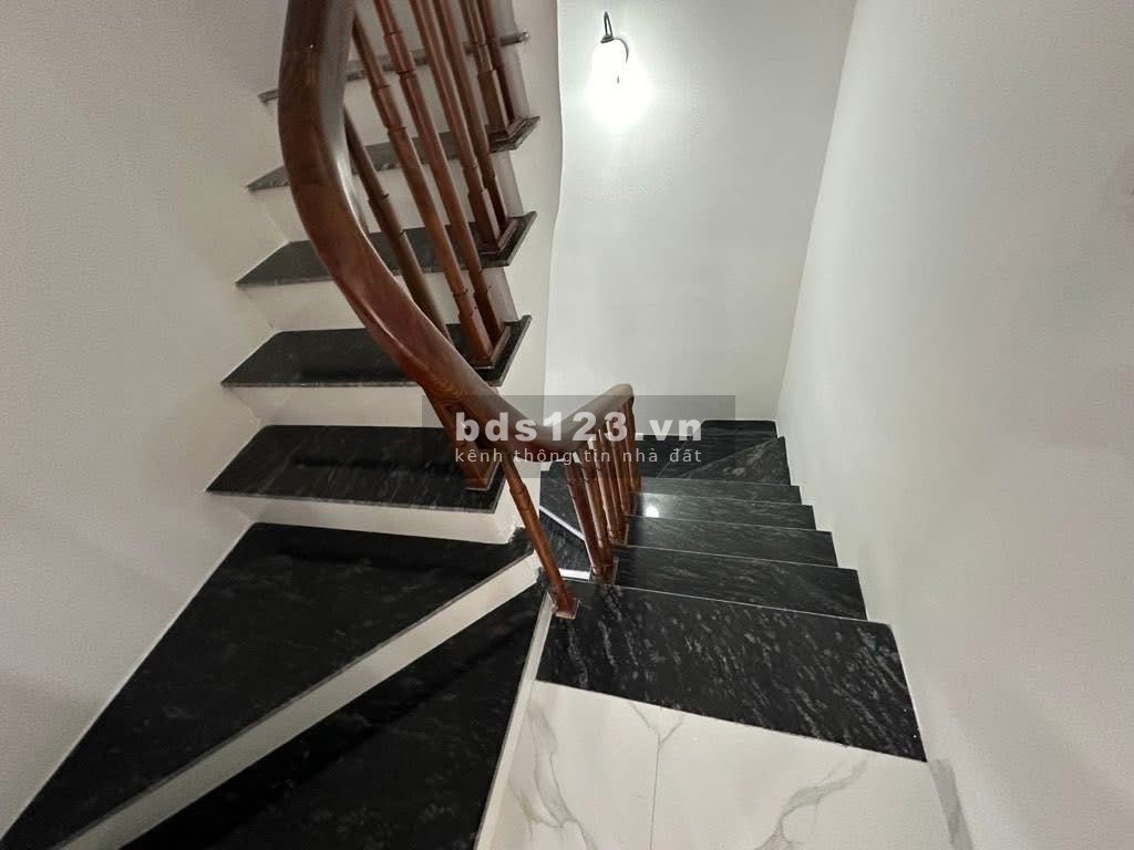 CẦN BÁN NHÀ YÊN BỆ HOÀI ĐỨC 5 TẦNG NHÀ MỚI