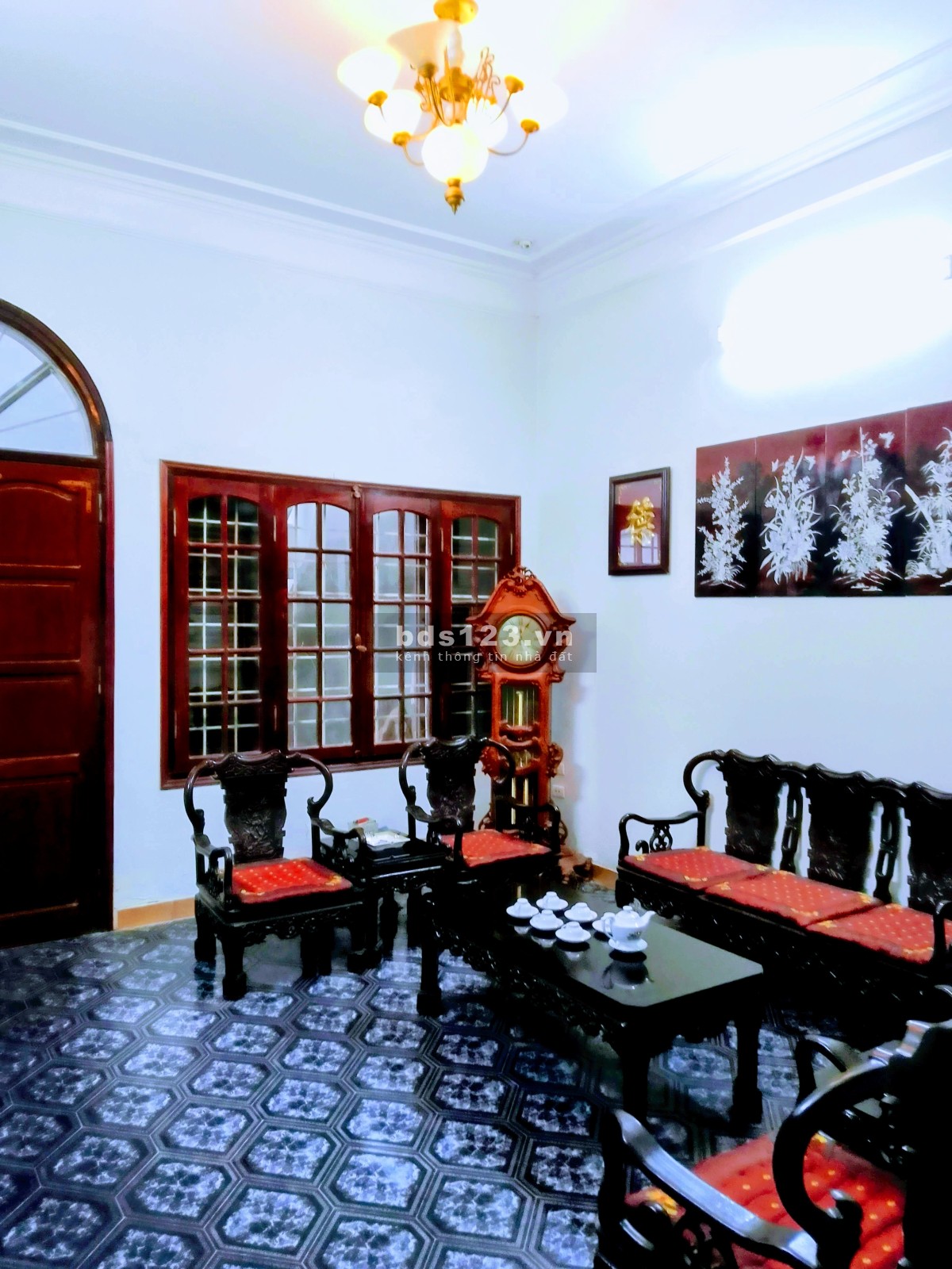 Bán nhà phố Khương Trung, đt 132 m2 , đường ô tô, sổ hồng