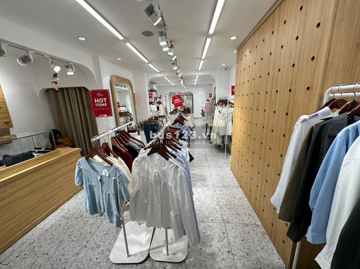 Cho thuê nhà mặt phố Phạm Ngọc Thạch (HN) 80m2, MT 5m, Giá 80tr