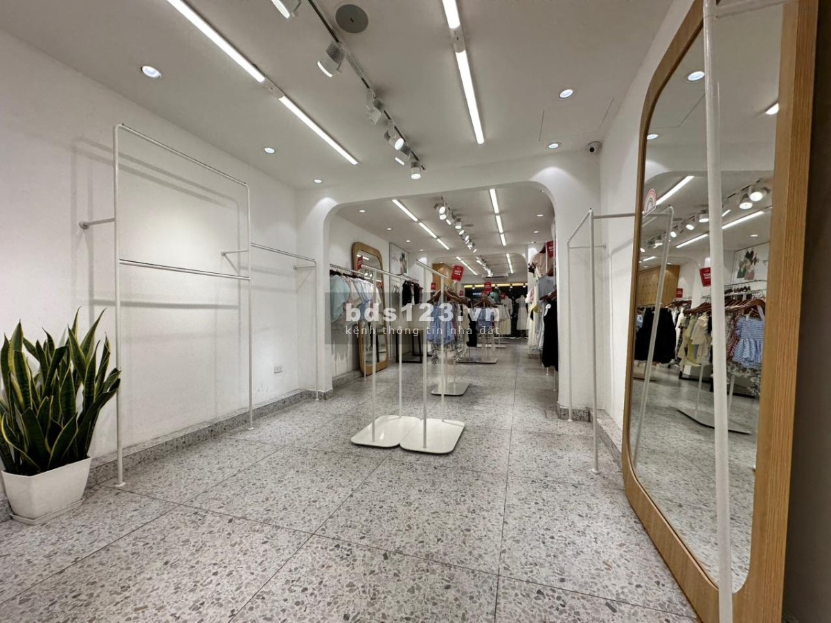 Cho thuê nhà mặt phố Phạm Ngọc Thạch (HN) 80m2, MT 5m, Giá 80tr