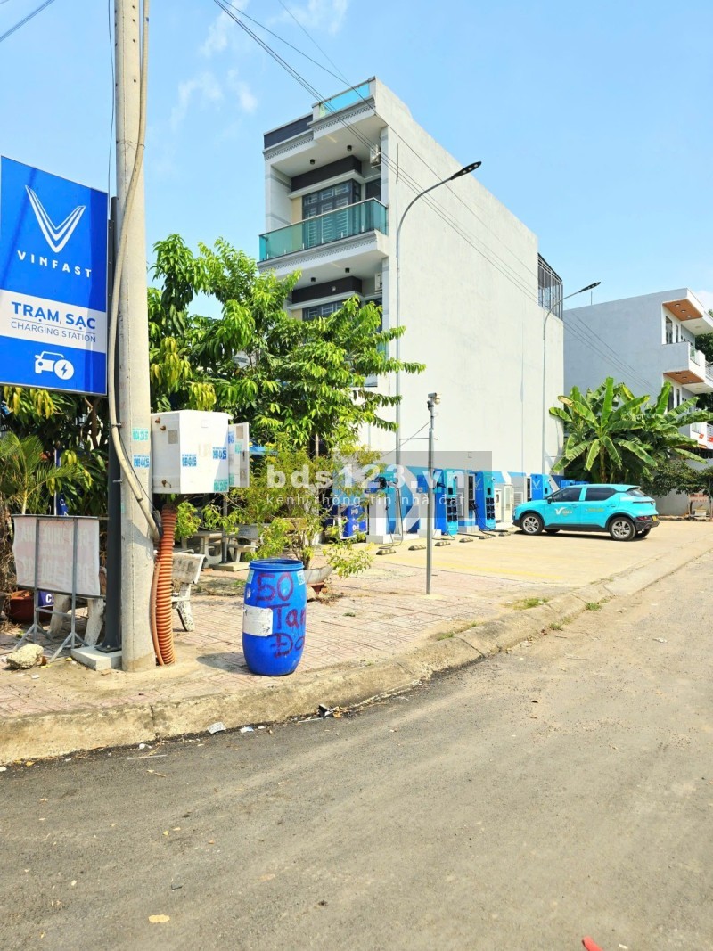 Bán DÃY TRỌ 180M2, NGANG 8M, 2 TẦNG, MẶT TIỀN ĐƯỜNG, gần Tam…