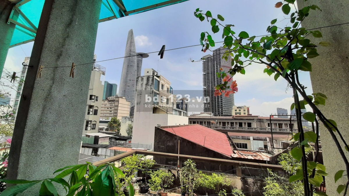 Bán căn hộ 12 Võ Văn Kiệt Q1 ngay trung tâm thành phố DT 71m2