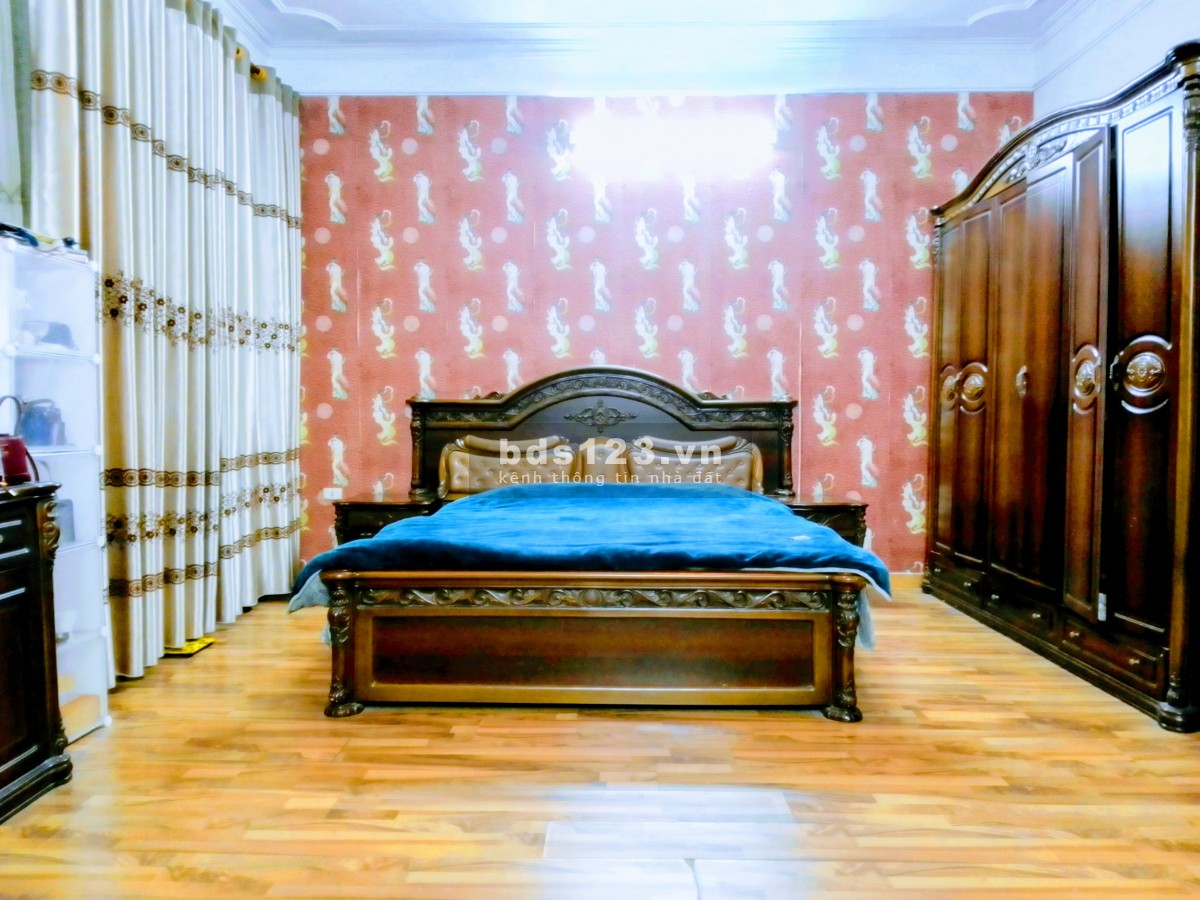 Bán nhà phố Khương Trung, đt 132 m2 , 2 thoáng, đường ô tô,…