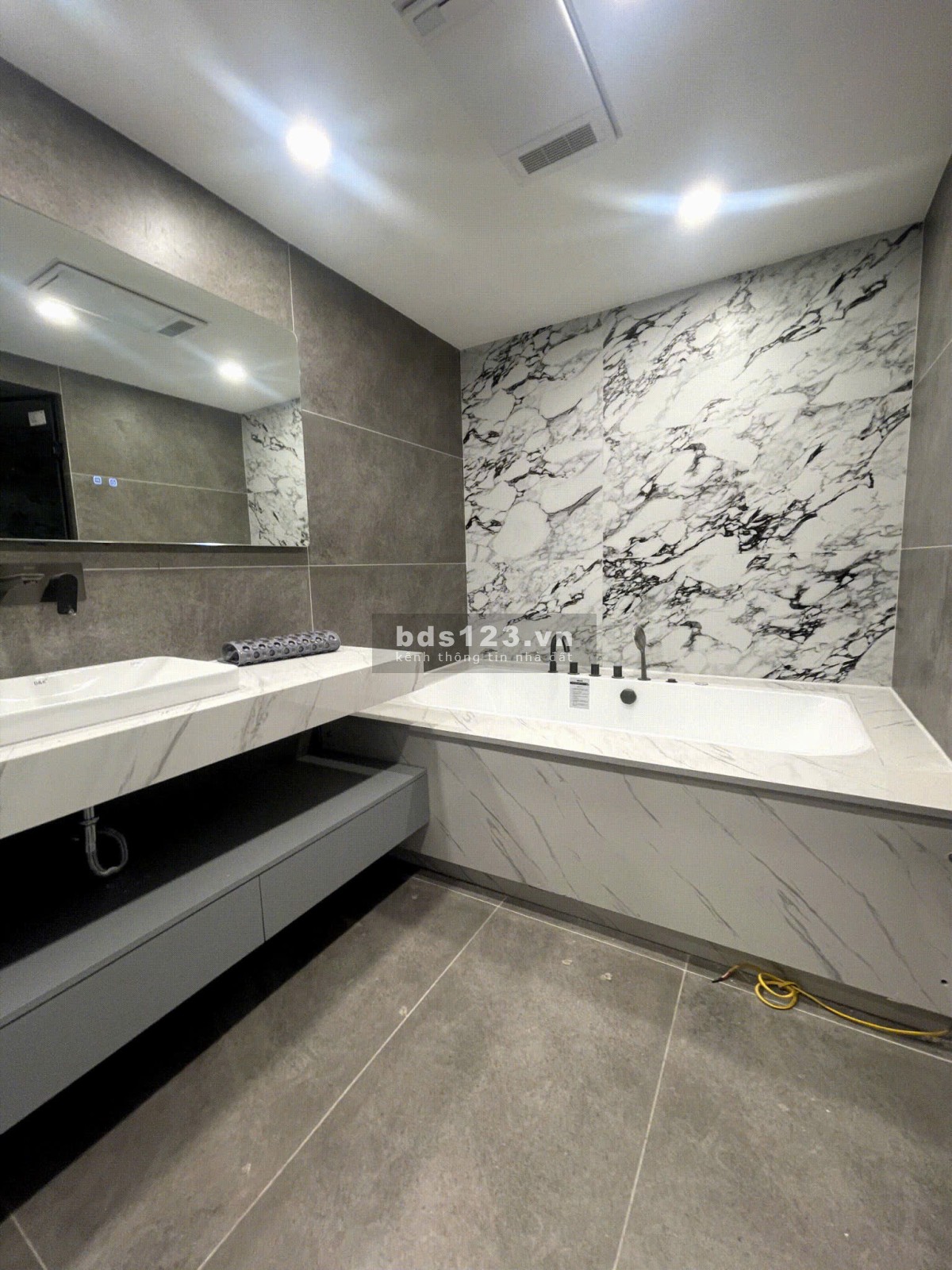 Chính chủ có nhà riêng 90m² mặt sàn, mặt phố Trần Quý Cáp,…