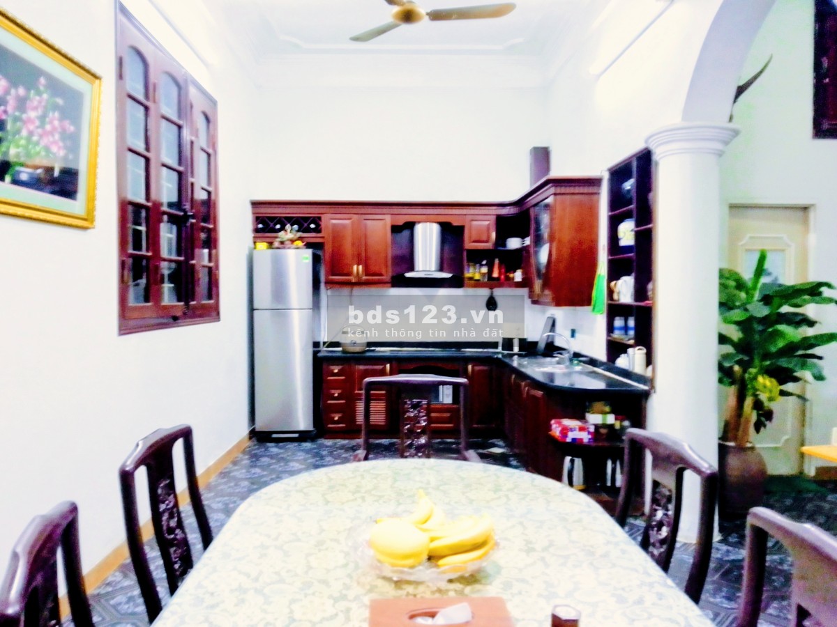 Bán nhà phố Khương Trung, đt 132 m2 , 2 thoáng, đường ô tô,…