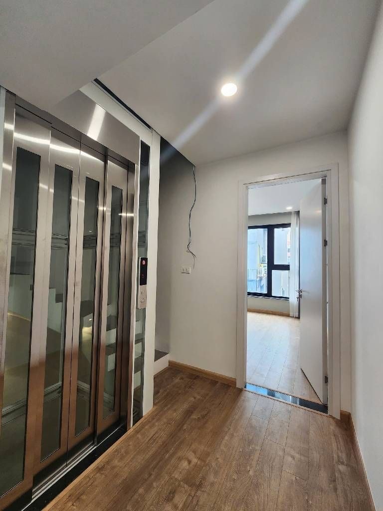 Võng Thị Tây Hồ 50m x5 tầng 22,5 tỷ gara ô tô,kinh doanh,5p đi…