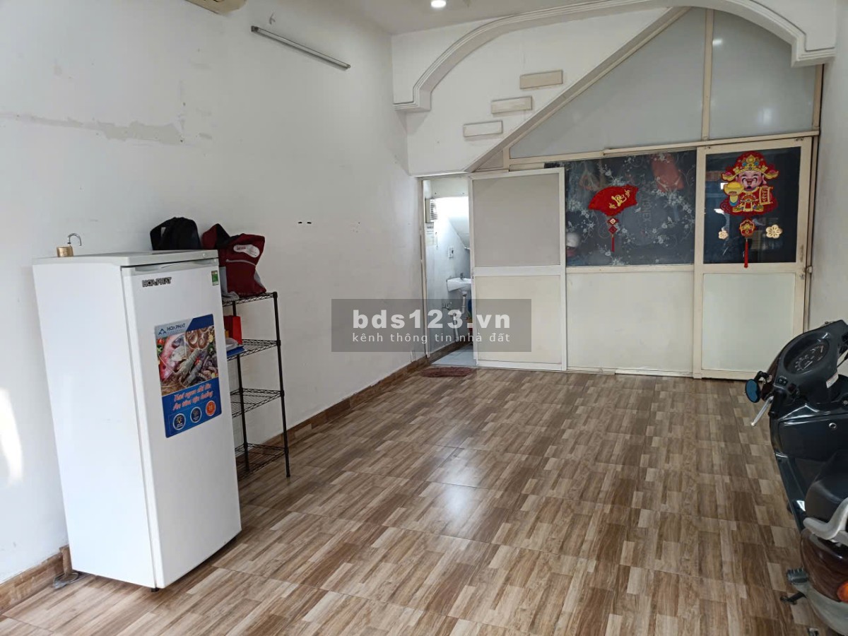 Cho thuê mặt bằng ngay chợ Phạm Văn Hai DT 36m2 tiện KD đa ngành