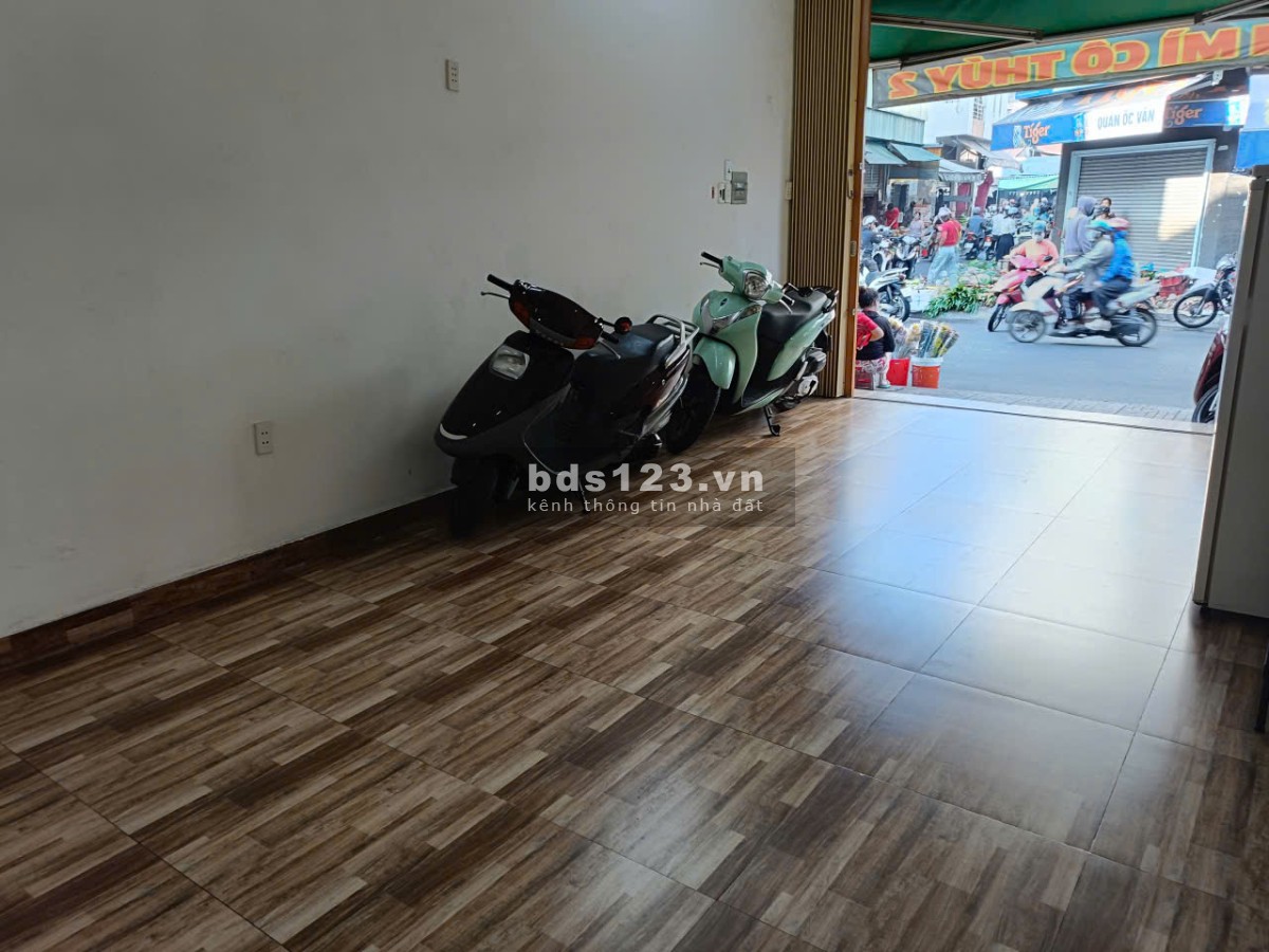 Cho thuê mặt bằng ngay chợ Phạm Văn Hai DT 36m2 tiện KD đa ngành