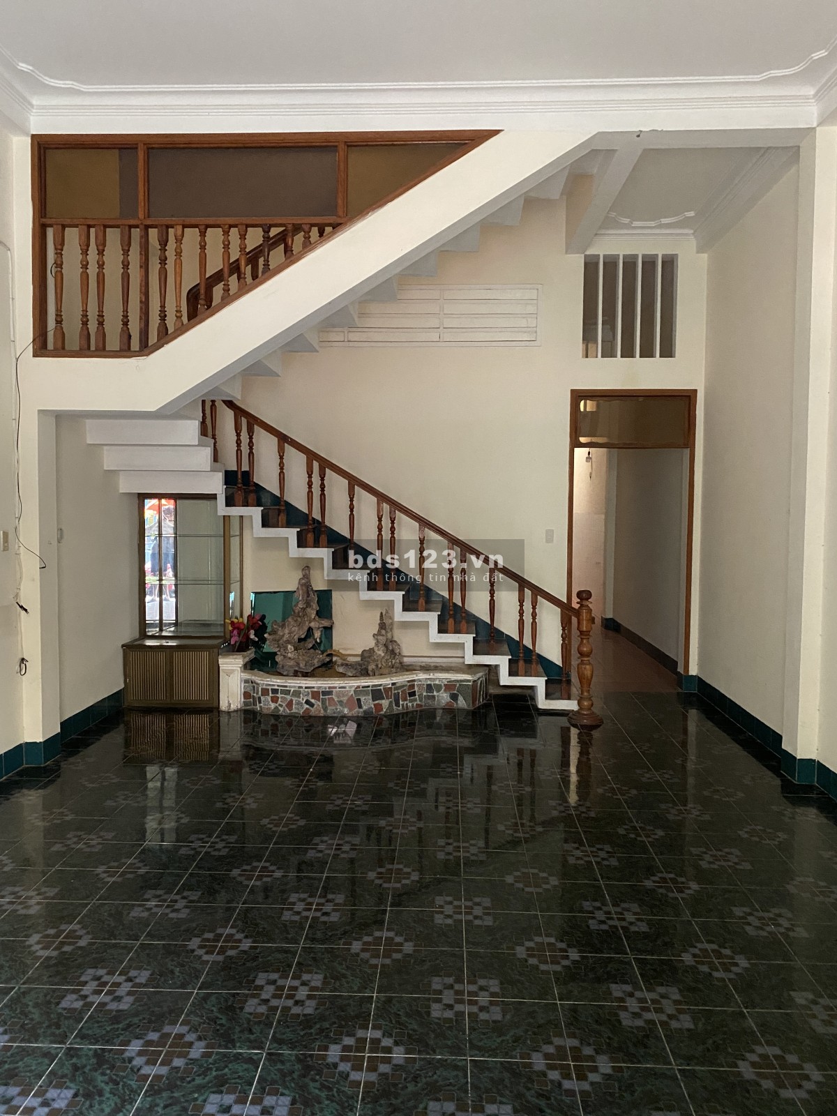 Cho thuê nhà mặt tiền nguyên căn đường Nguyễn Trung Trực, DT…