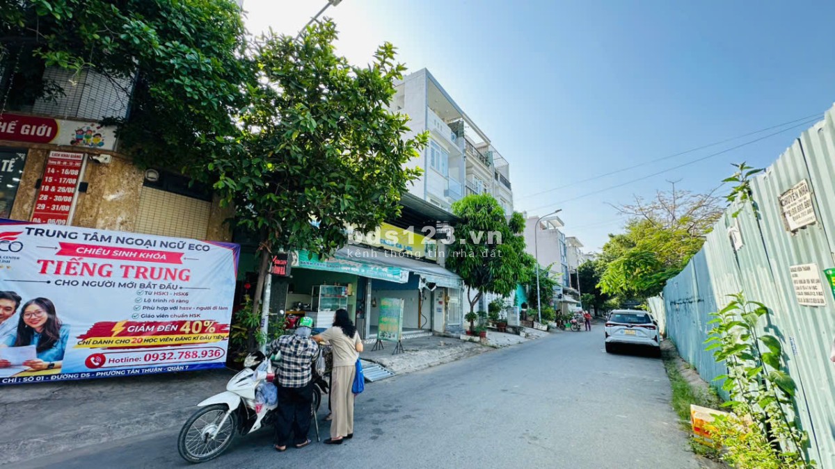 Cho thuê 70m2 NHÀ MẶT TIỀN đường trước nhà 10m gần Eco Green Nguyễn Văn Linh giá 15.5tr.