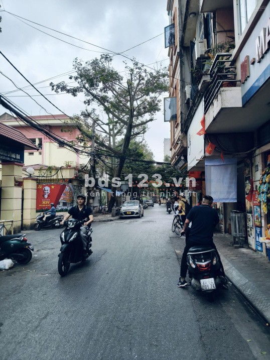 Bán nhà mặt ngõ phố Quan Thổ DT 42m² X 3T X 8.5tỷ..