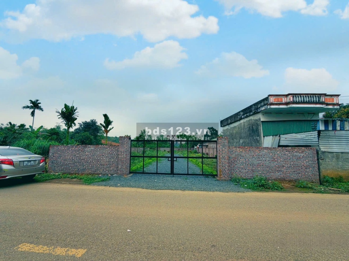 Gia Đình Cần Bán Gấp Mảnh Đất Mặt Đường Lớn Phú Cát- Quốc Oai