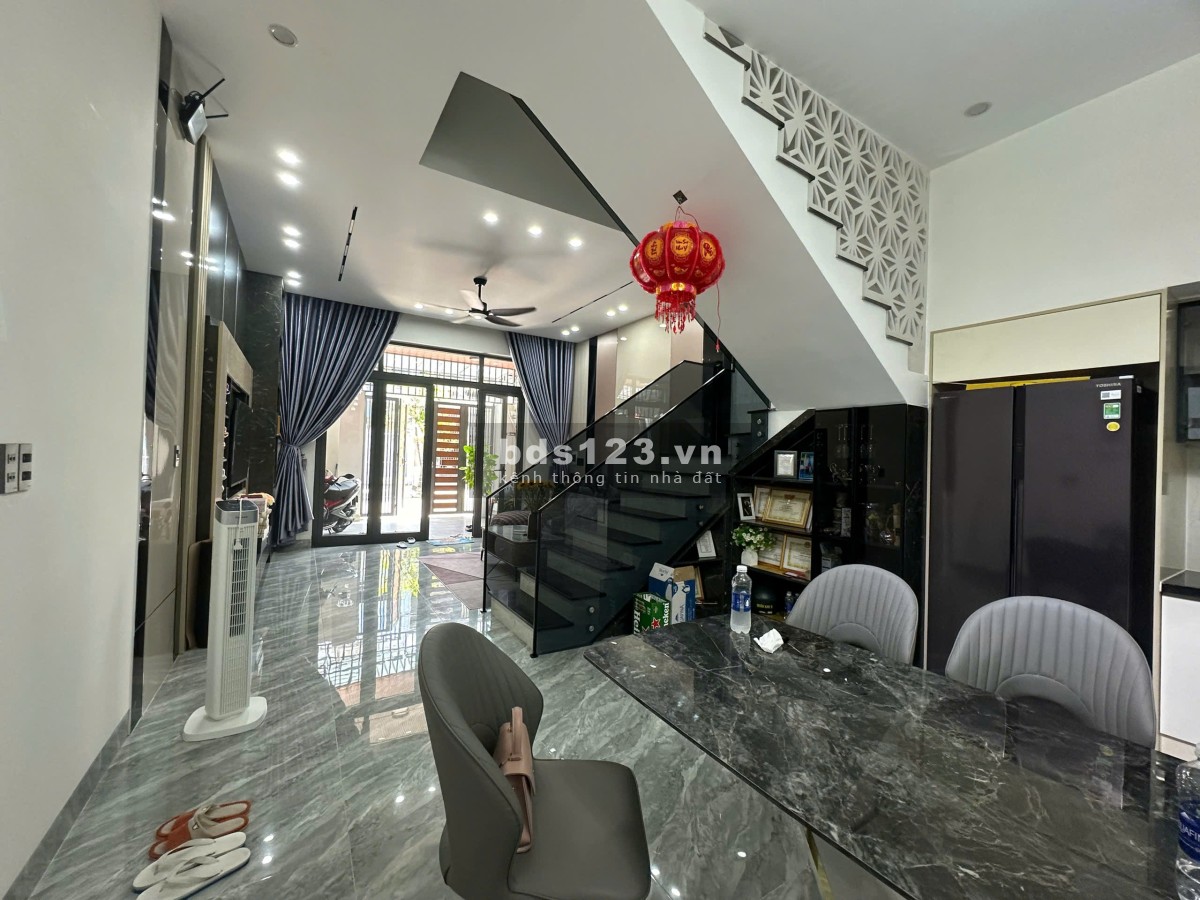 Bán nhà 2 tầng chỉ 7 tỷ 95 ngay trung tâm quận Cẩm Lệ, Đà Nẵng