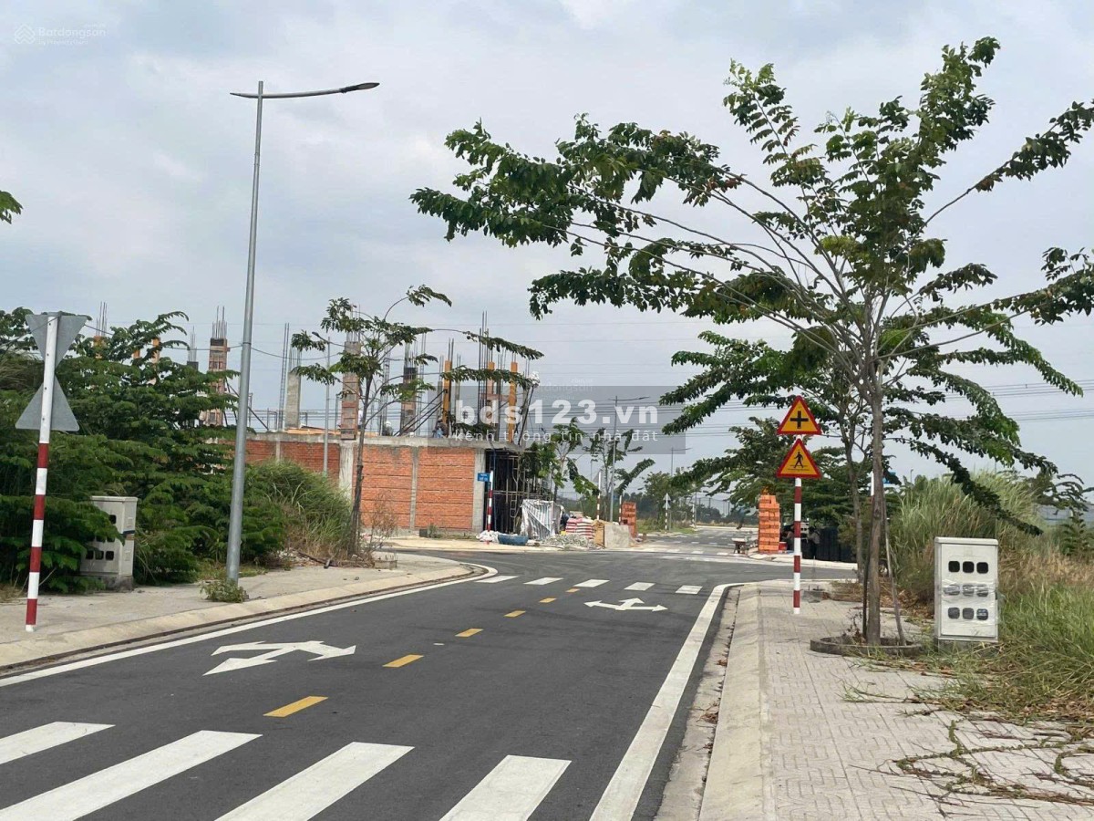 Bán đất KDC full thổ cư - SHR - cách sân bay Long Thành 5km, gần…