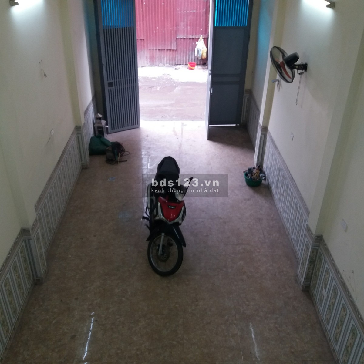 Cho thuê nhà 3,5 tầng 67 ngõ 207 Bùi Xương Trạch tổng 140m2