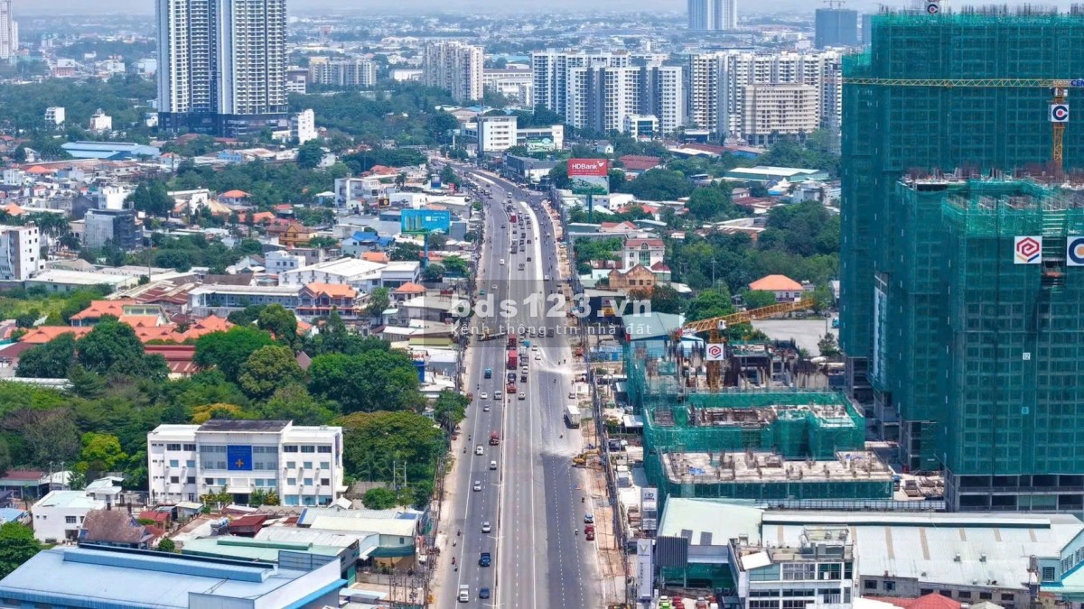 Đón sóng Quốc Lộ 13 mở rộng-Sỡ hữu căn hộ chuẩn cao…