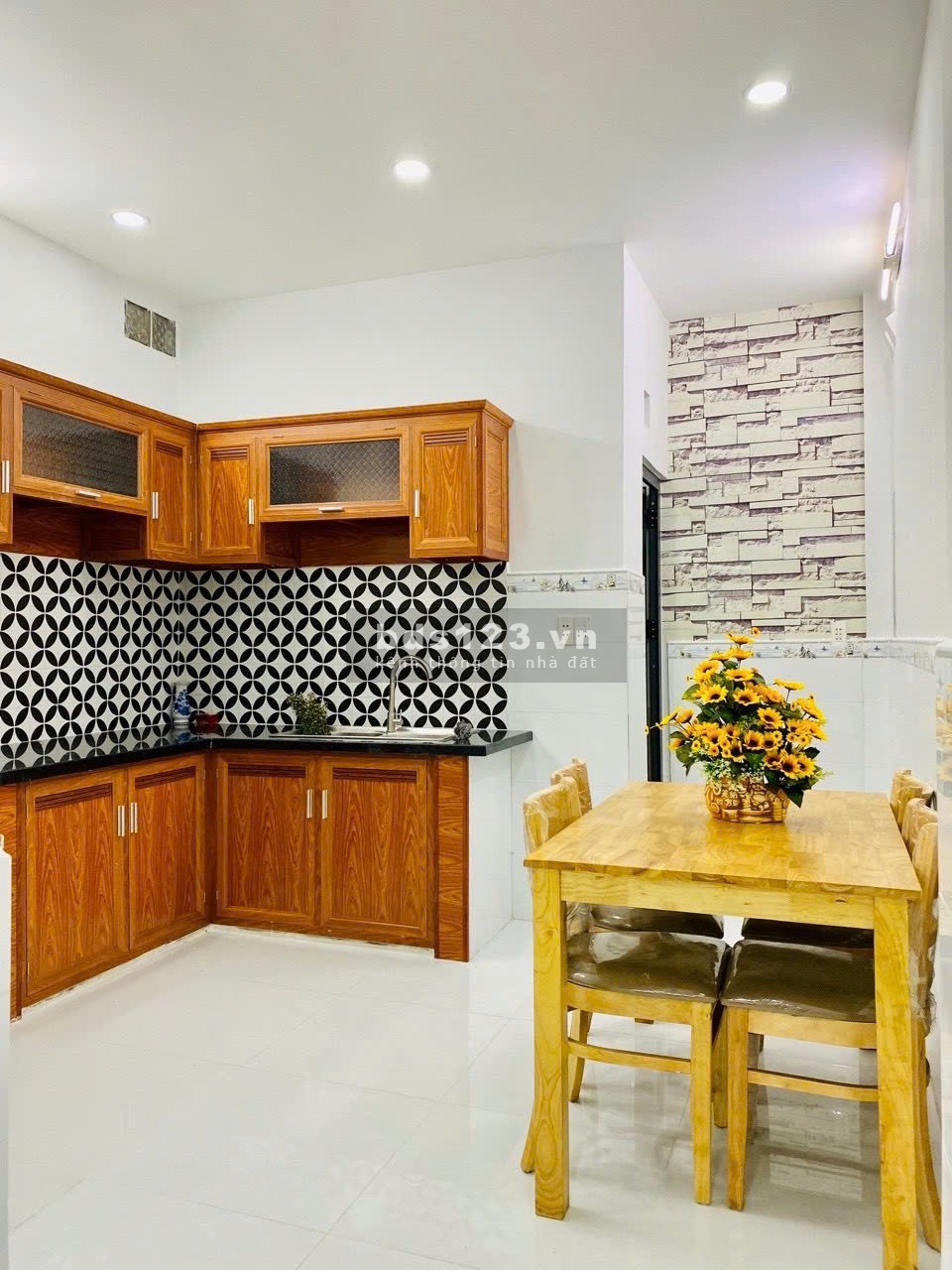 Siêu phẩm Gò Vấp, bán nhà đường đường Lê Thị Hồng.