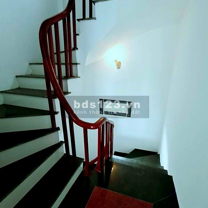 Bán nhà khu Ngọc Thụy, vị trí ngõ nông, cách mặt phố 50m