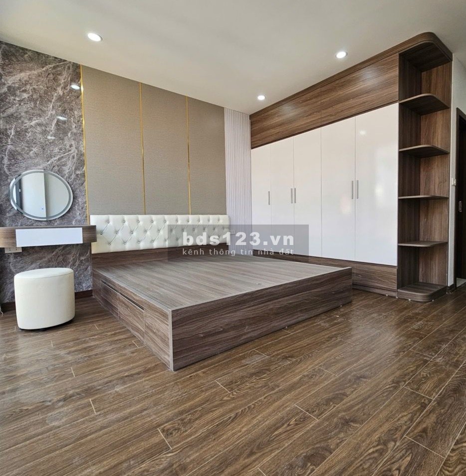 Bán nhà khu Ngọc Thụy, vị trí ngõ nông, cách mặt phố 50m