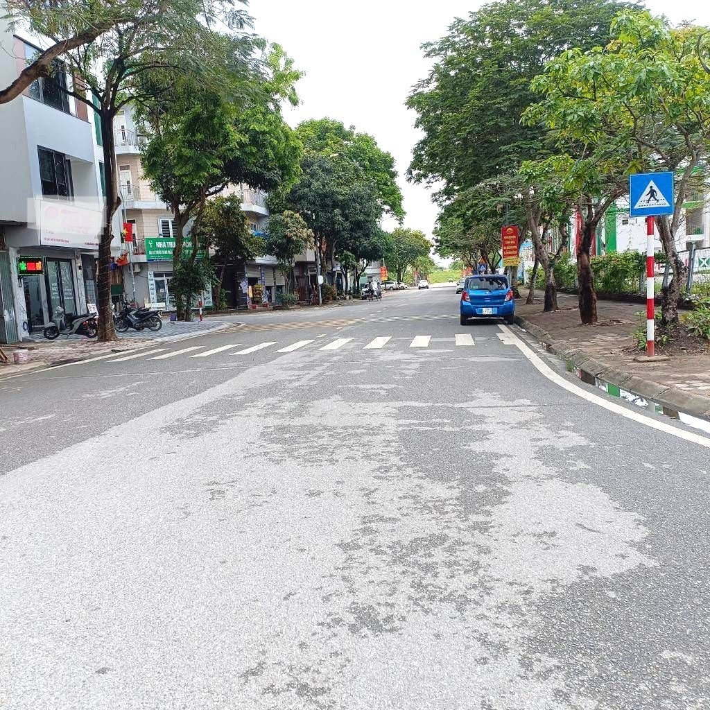 Siêu phẩm TĐC Việt Hưng 6 tầng thang máy view thoáng vĩnh viễn…