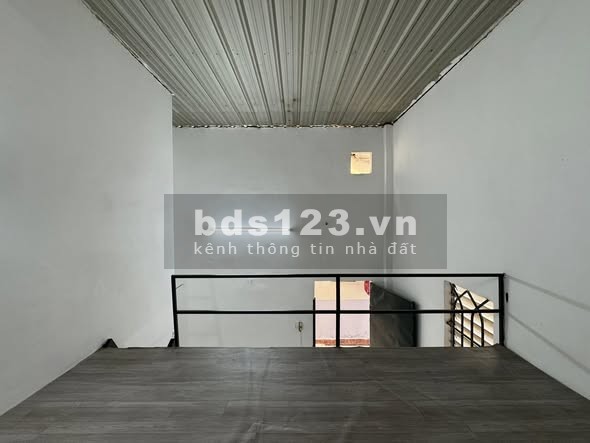 Phòng trọ gác cao 2m, 74 Phan Văn Hớn, Q12 - Giá 2.8 triệu