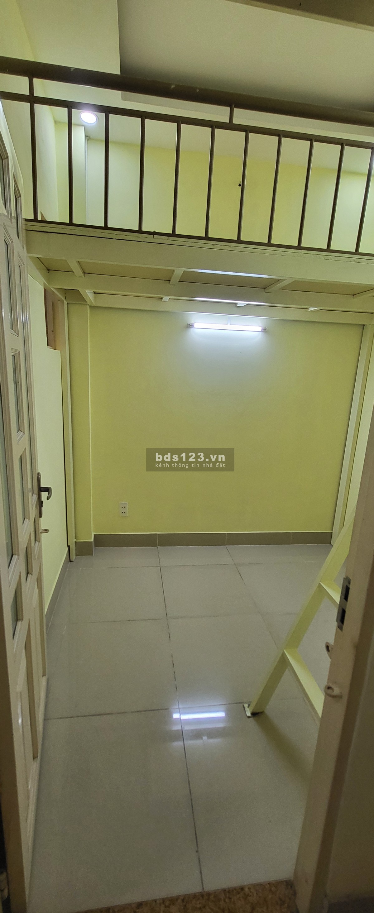 Phòng 1 người, máy lạnh, gác, cửa sổ, an toàn PCCC, tiện…