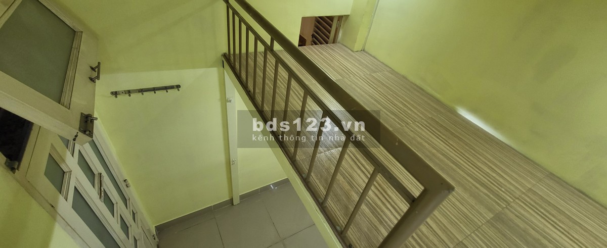 Phòng 1 người, máy lạnh, gác, cửa sổ, an toàn PCCC, tiện…