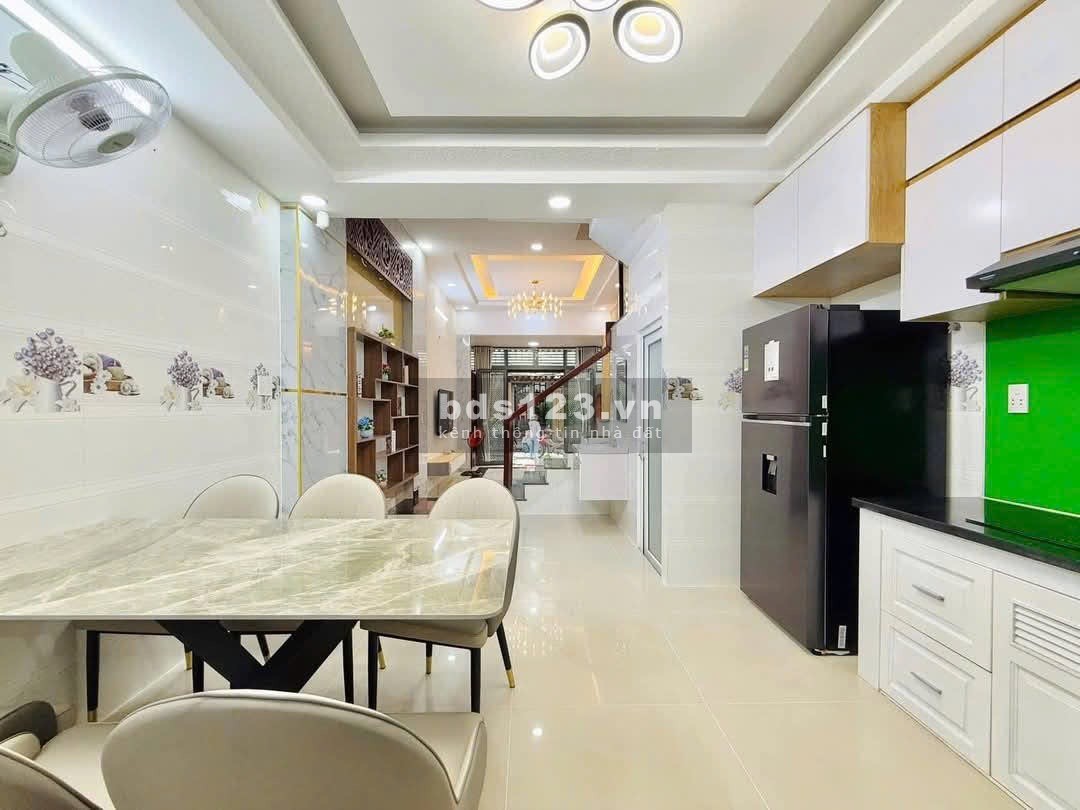 Chủ định cư nước ngoài cần bán gấp nhà Q3, 60m2 4.2 tỷ