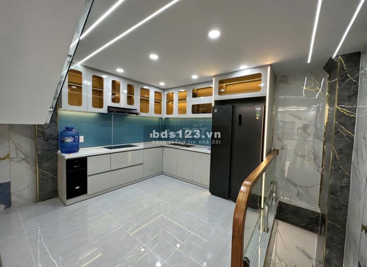 Bán nhà xây mới trang bị full nội thất 100% vào ở ngay, gần…