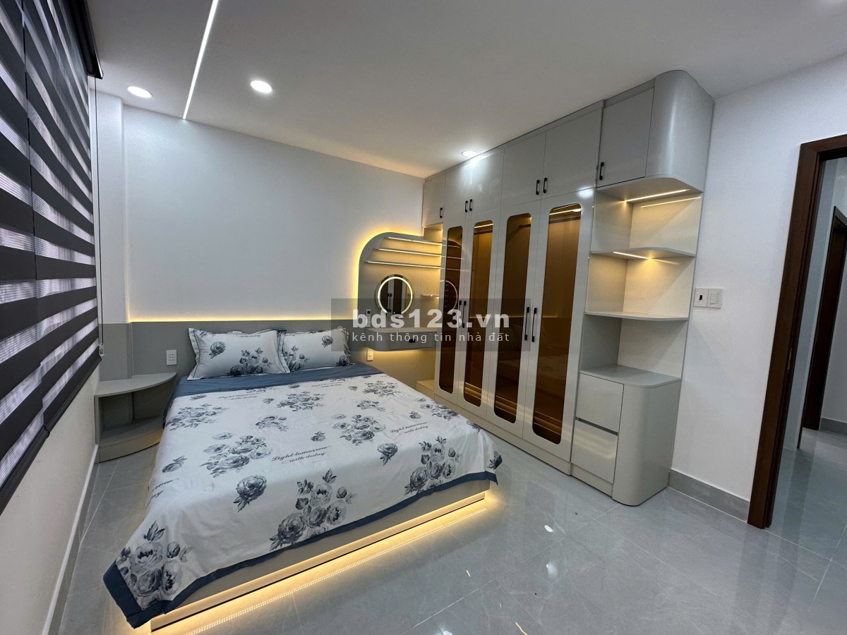 Bán nhà xây mới trang bị full nội thất 100% vào ở ngay, gần…