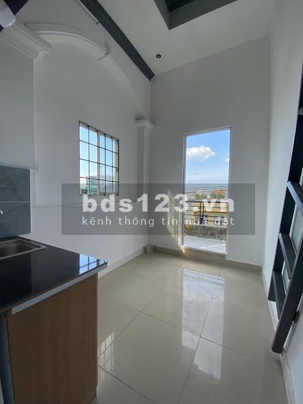 Phòng Ban Công mới, giờ tự do gần CVPM Quang Trung, Quận 12