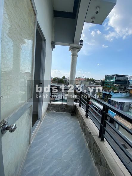 Phòng Ban Công mới, giờ tự do gần CVPM Quang Trung, Quận 12