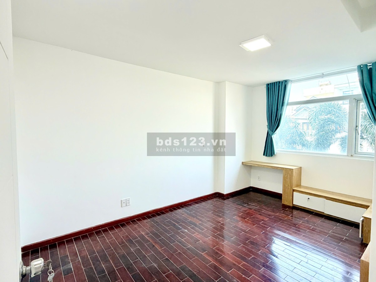 Chính chủ căn góc 83m2 Hoàng Kim Thế Gia, sổ hồng sẵn, nhà mới, nội thất