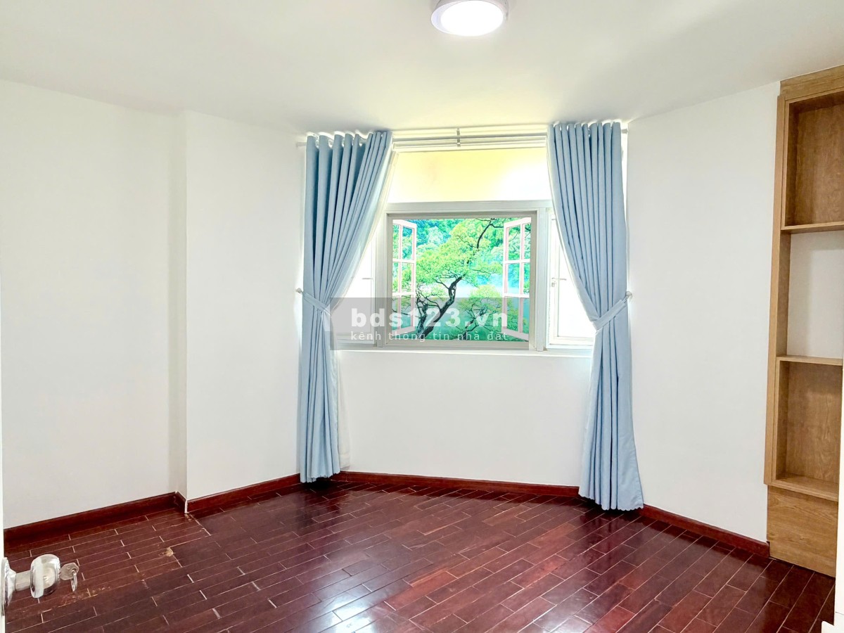 Chính chủ căn góc 83m2 Hoàng Kim Thế Gia, sổ hồng sẵn, nhà mới, nội thất