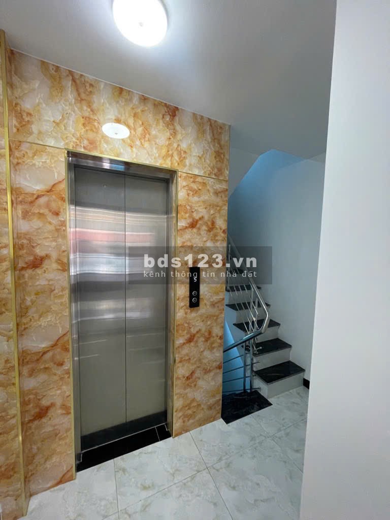 CỰC PHẨM - SIÊU HIẾM, XE TẢI ĐỖ CỬA, 3 BƯỚC RA ĐƯỜNG…