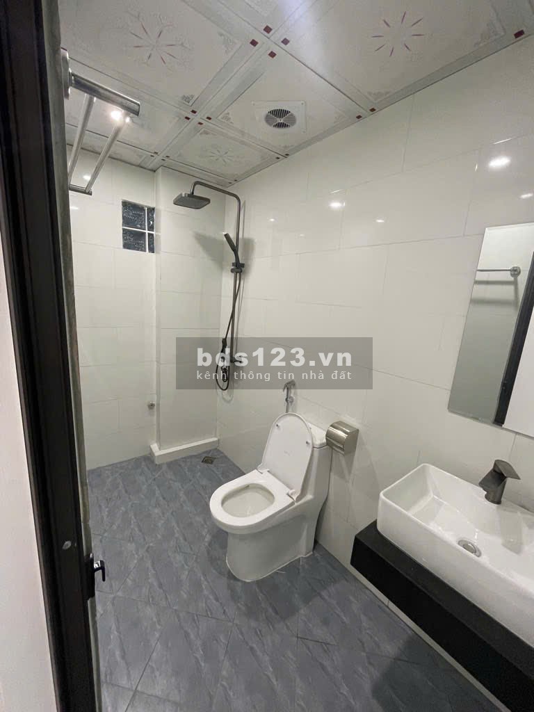 CỰC PHẨM - SIÊU HIẾM, XE TẢI ĐỖ CỬA, 3 BƯỚC RA ĐƯỜNG…