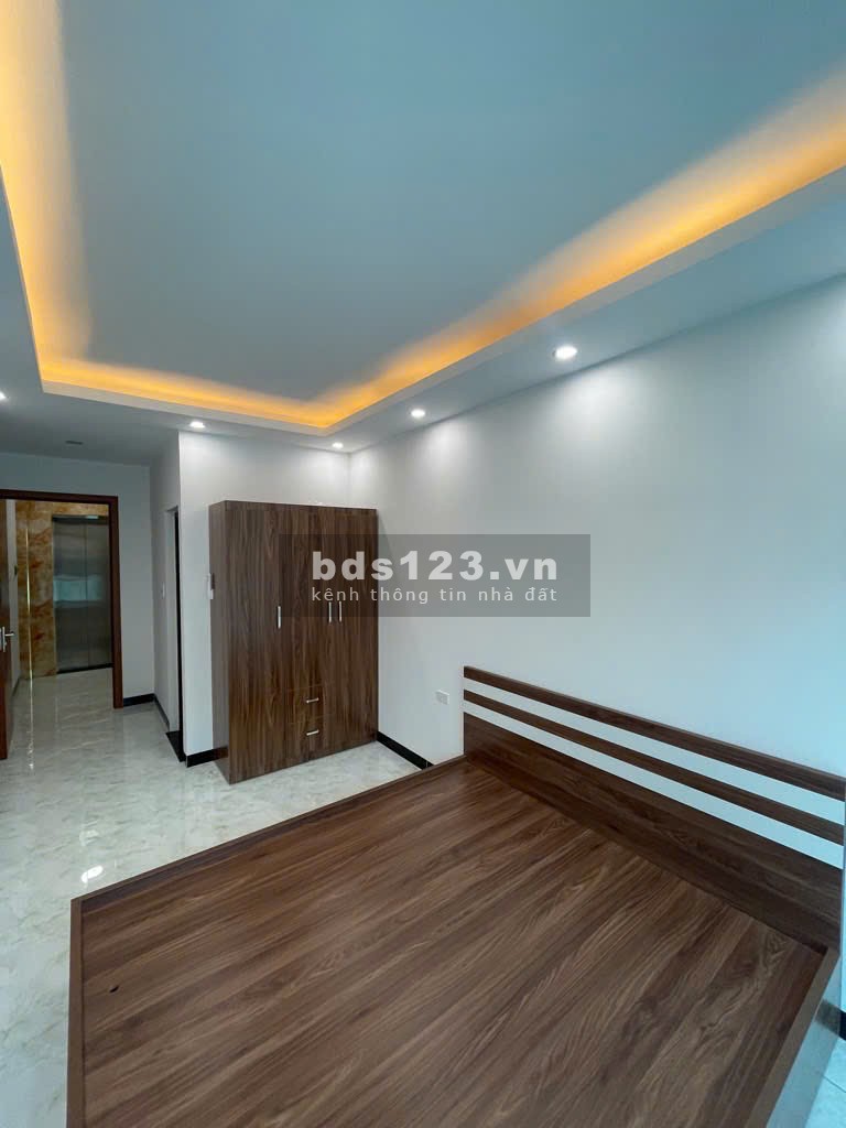 CỰC PHẨM - SIÊU HIẾM, XE TẢI ĐỖ CỬA, 3 BƯỚC RA ĐƯỜNG…