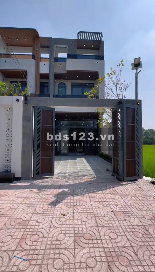 Hàng hiếm tại Long Hòa, nhà sân rộng trước sau thoáng mát,…