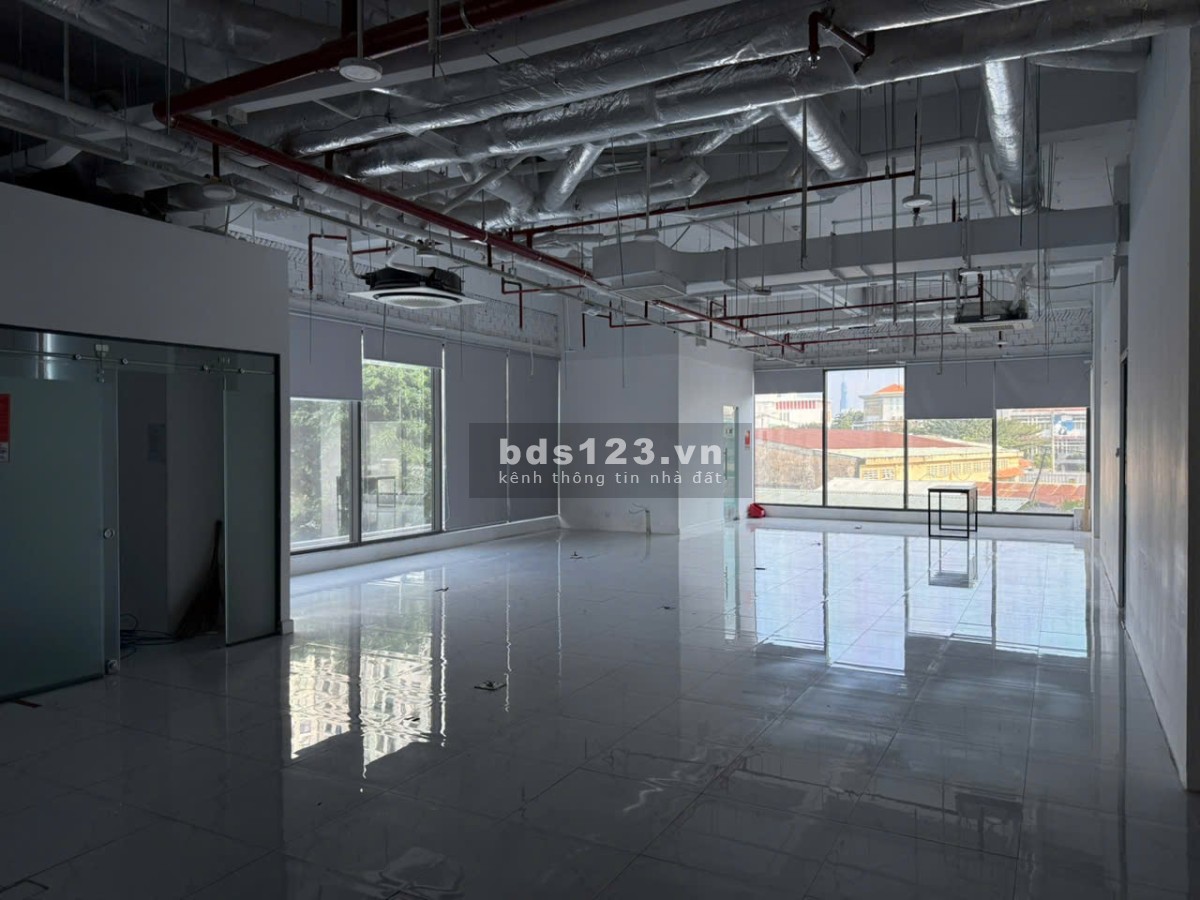 Cho thuê Shophouse 2 tầng 800m2 (Mặt tiền Chung cư Orchard Parkview)