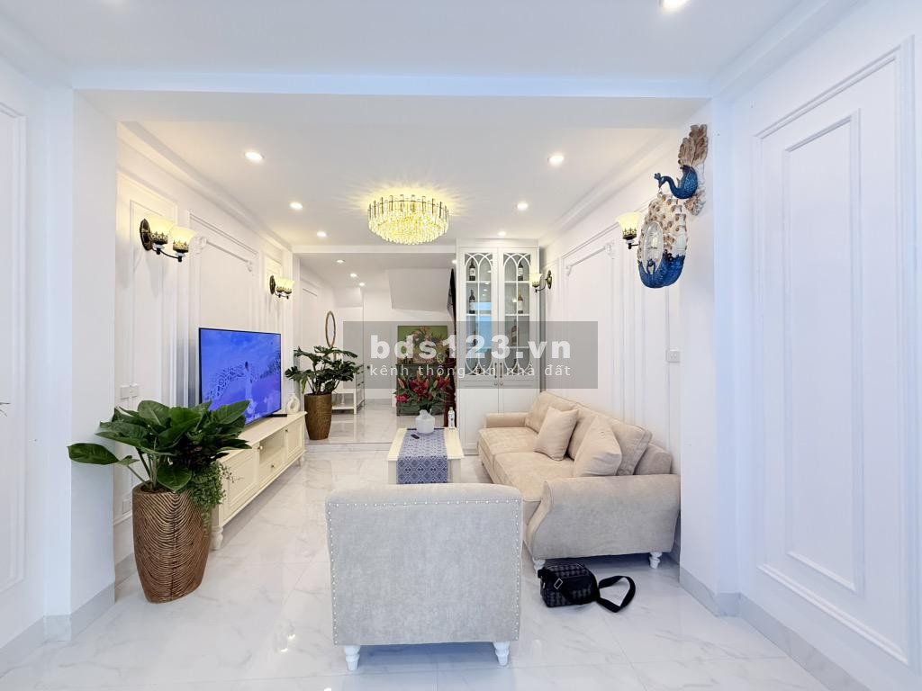 BÁN NHÀ PHÁO ĐÀI LÁNG-NHÀ ĐẸP Ở LUÔN MẶT TIỀN RỘNG