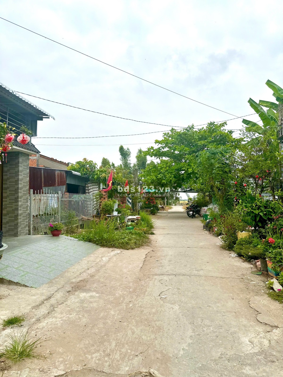 CẦN XOAY NGUỒN VỐN LÀM ĂN NÊN VỢ CHỒNG BÁN CĂN NHÀ MỚI…